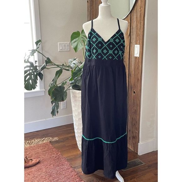 Ava & Viv Dresses & Skirts - AVA & VIV EMBROIDERED BODICE SLEEVELESS DRESS SIZE 1X plus